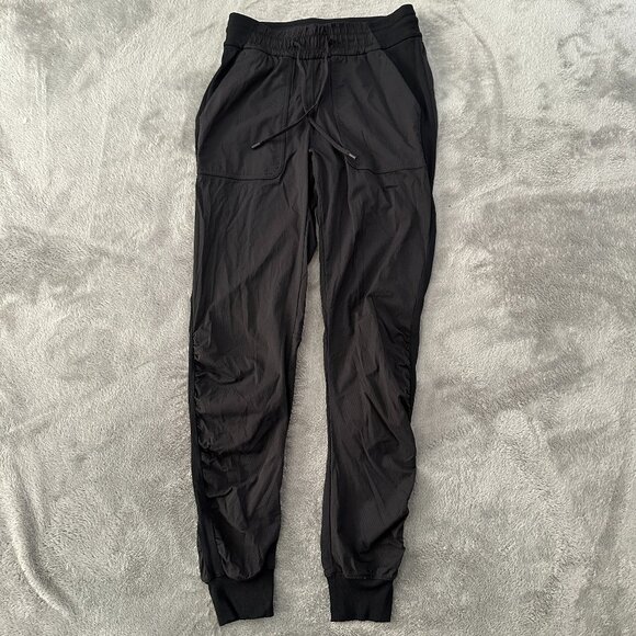 Lululemon Beyond The Studio Jogger Black Pants Women's size 4 - Picture 1 of 8